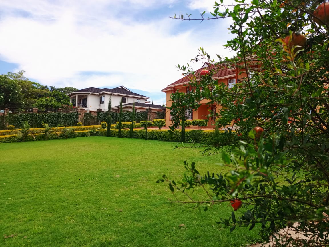 8 Bedroom maisonette fully furnished to let in Runda