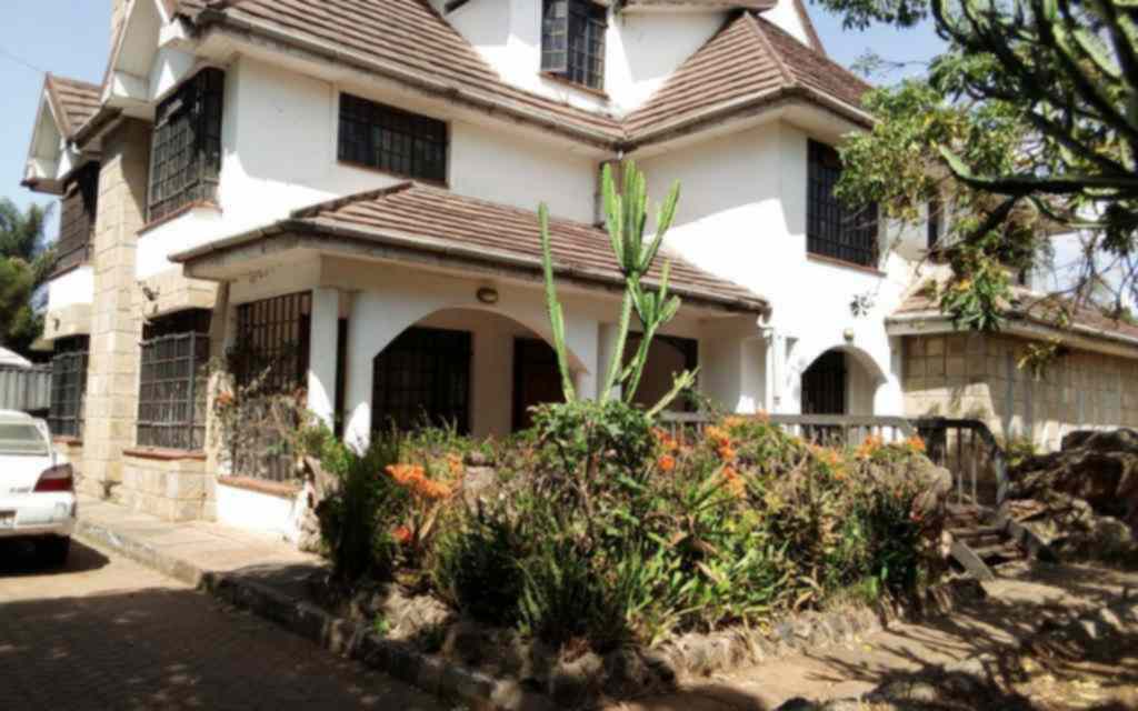 Five bedroom house for rent in Karen