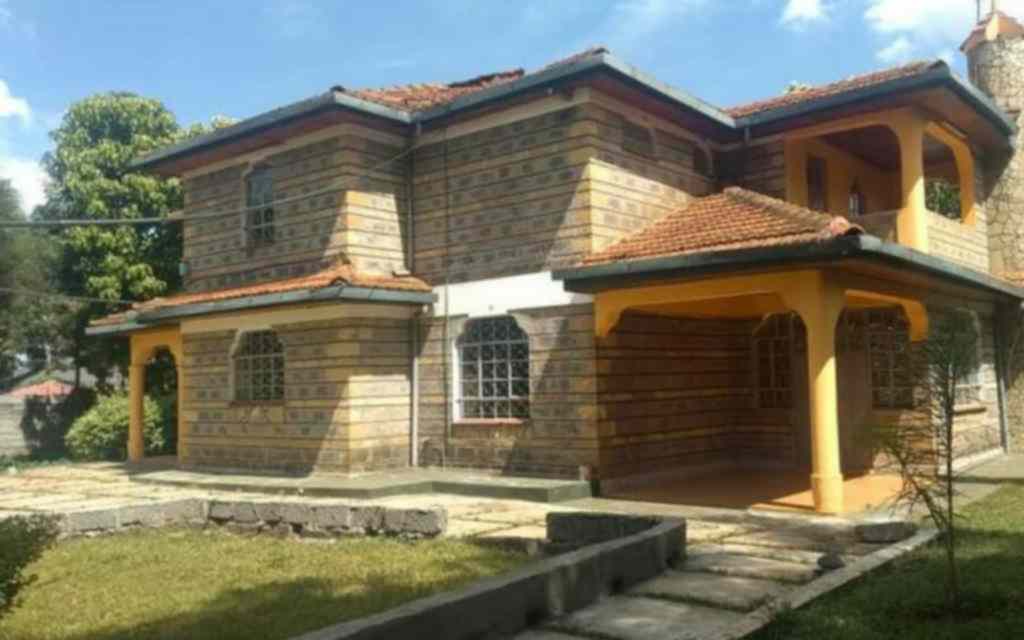 Three bedroom own compound house to let in kirigiti kiambu