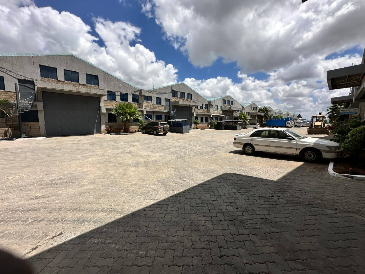 9050sqft godown to let in Syokimau.