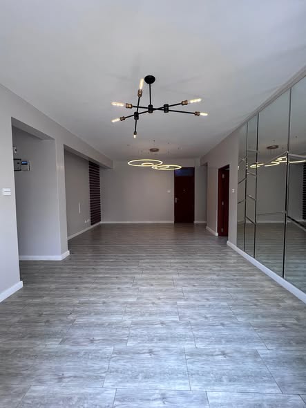 A 3bedroom apartment to let in Junction Mall