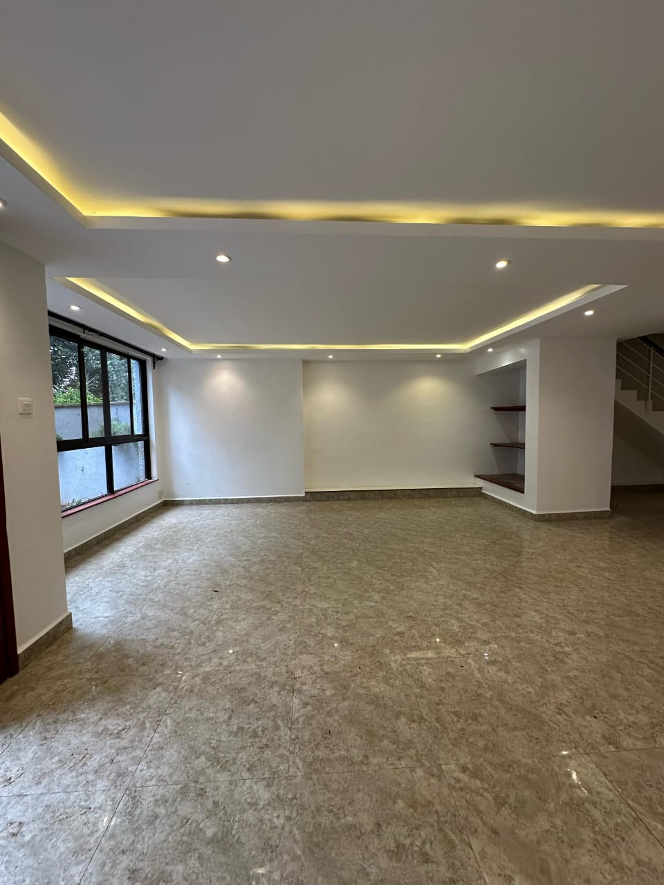 A Beautiful 3 Bedroom Villa To Let in Riverside Drive Image