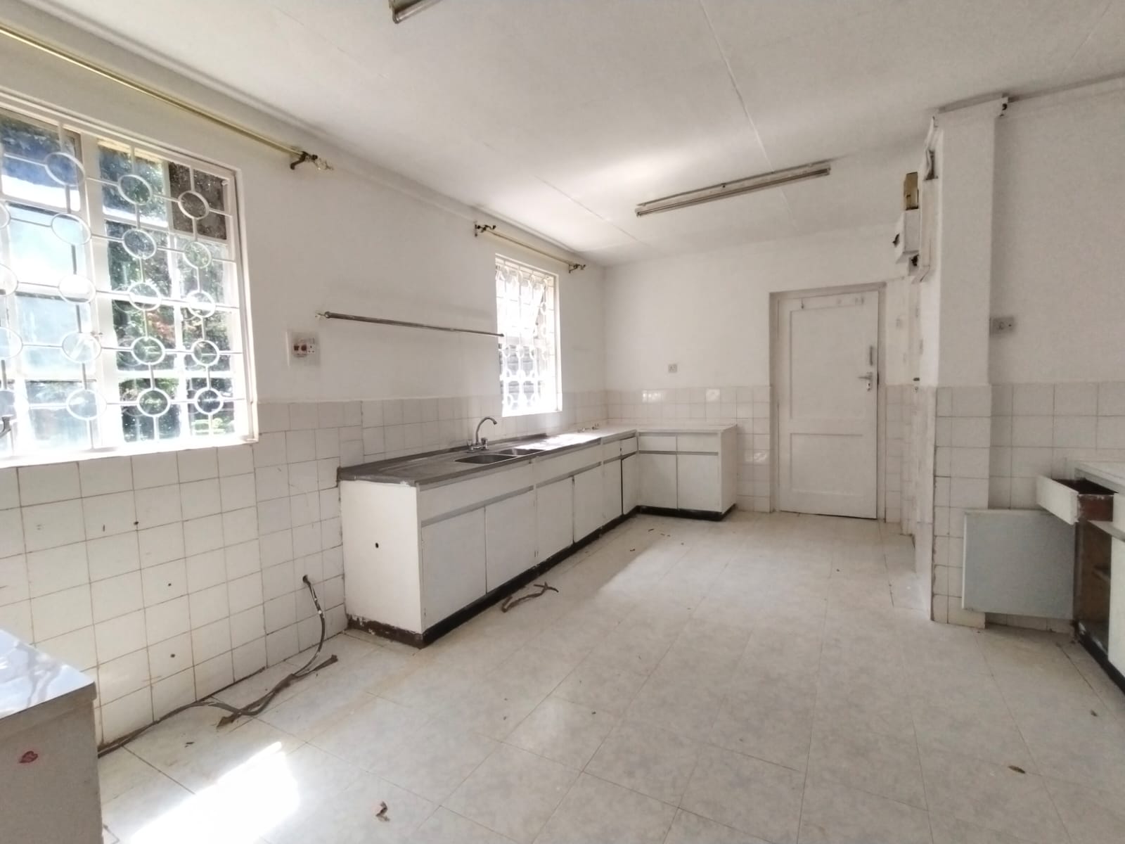 A beautiful 4 bedroom maisonette for rent in Karen Image