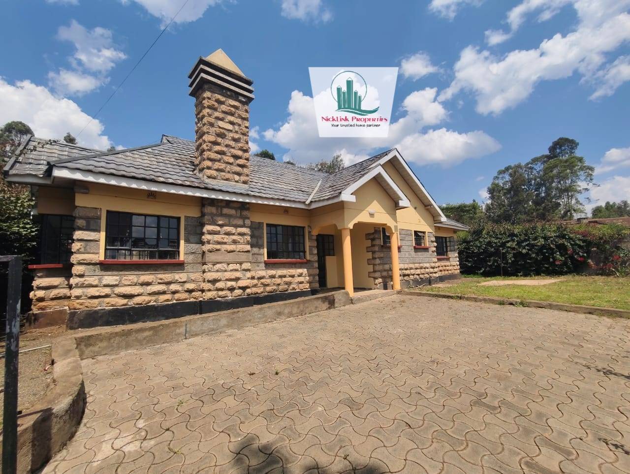 A lovely 3 bedrooms bungalow for rent in matasia Memusi area. Image