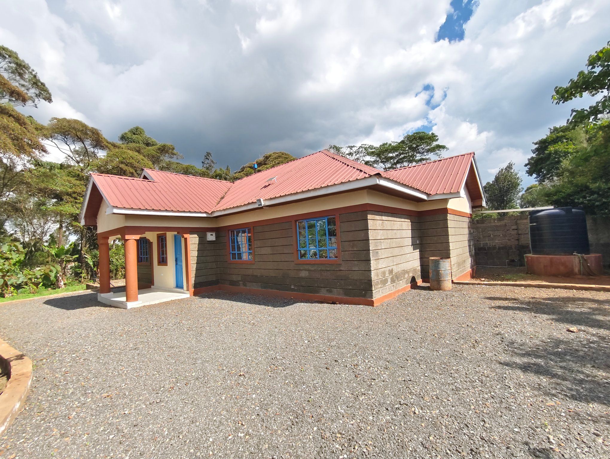 A lovely 4 bedrooms bungalow available for rent in Kibiko along Ole-montet road. Image