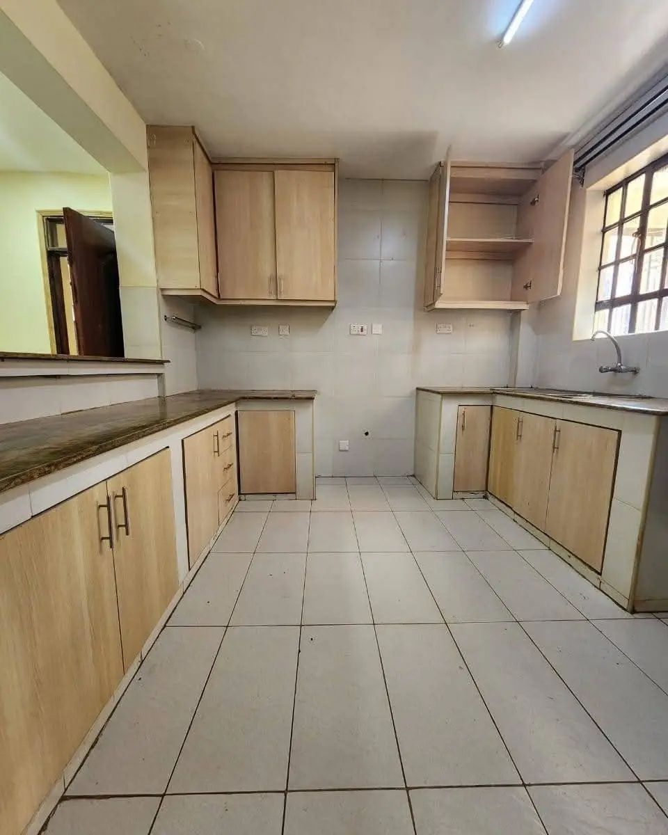 A lovely and spacious 3 bedrooms apartment to rent in Karinde(Karen end). Image