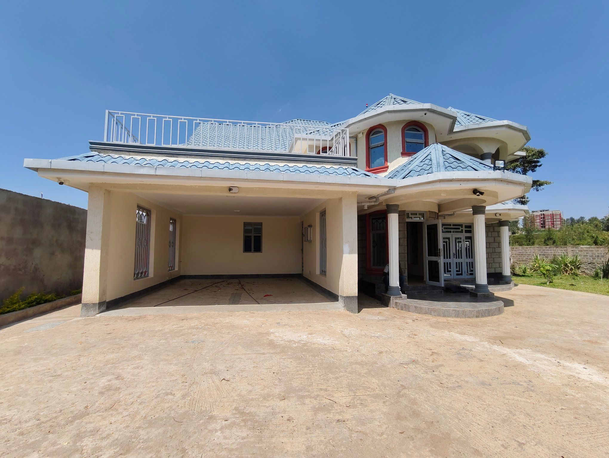 A lovely brand new Villa 5 bedrooms with Dsq for RENT/SALE in Ongata Rongai.