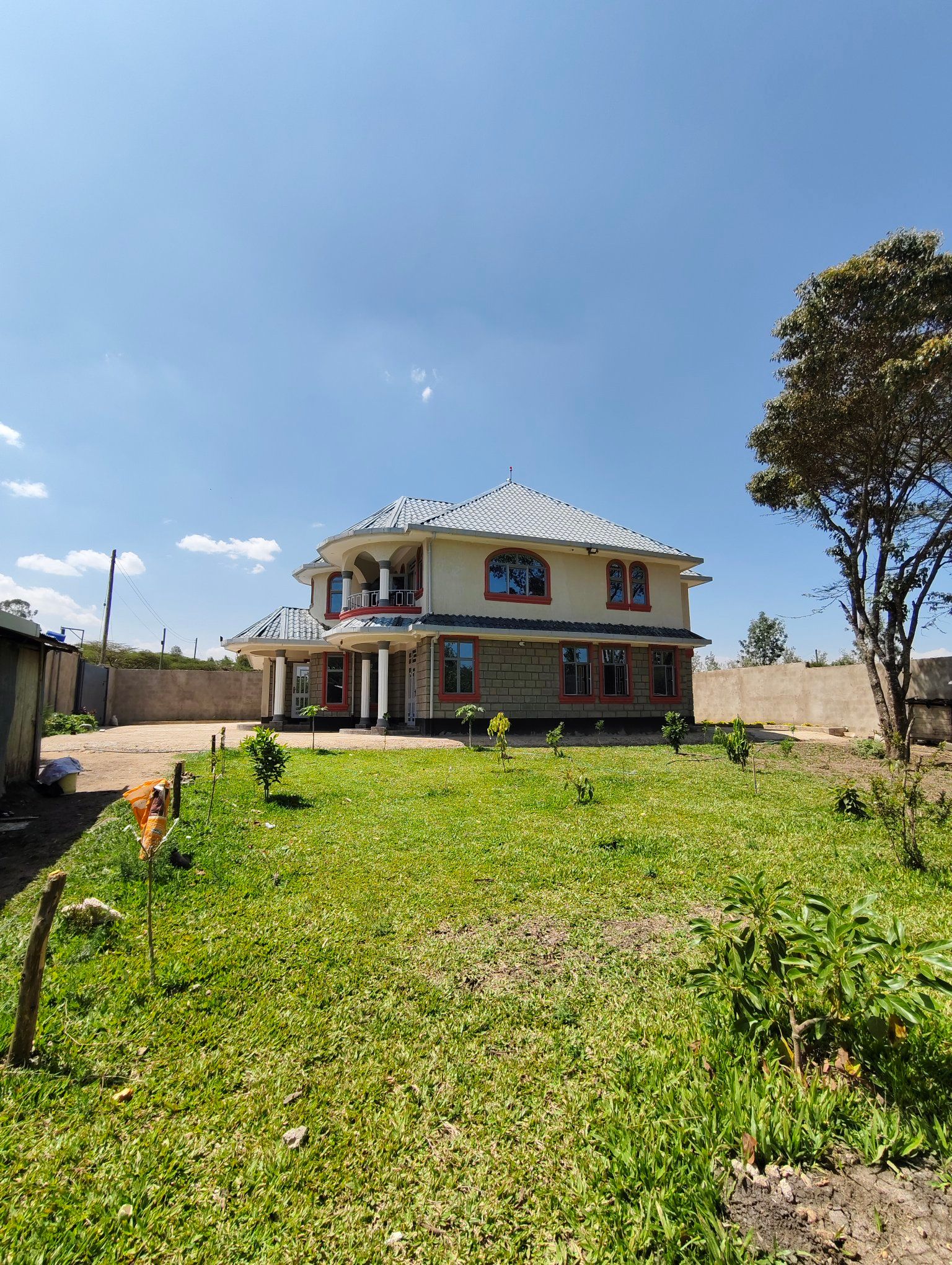 A lovely brand new Villa 5 bedrooms with Dsq for RENT/SALE in Ongata Rongai. Image