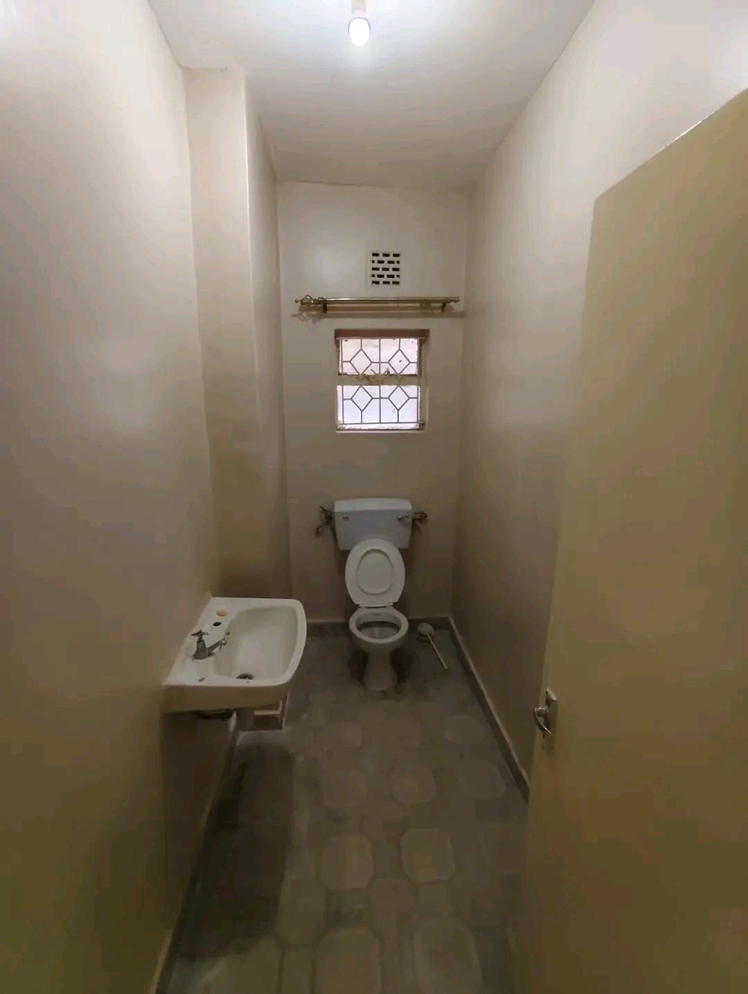A lovely Own compound 4 bedrooms bungalow for rent in Ngong.