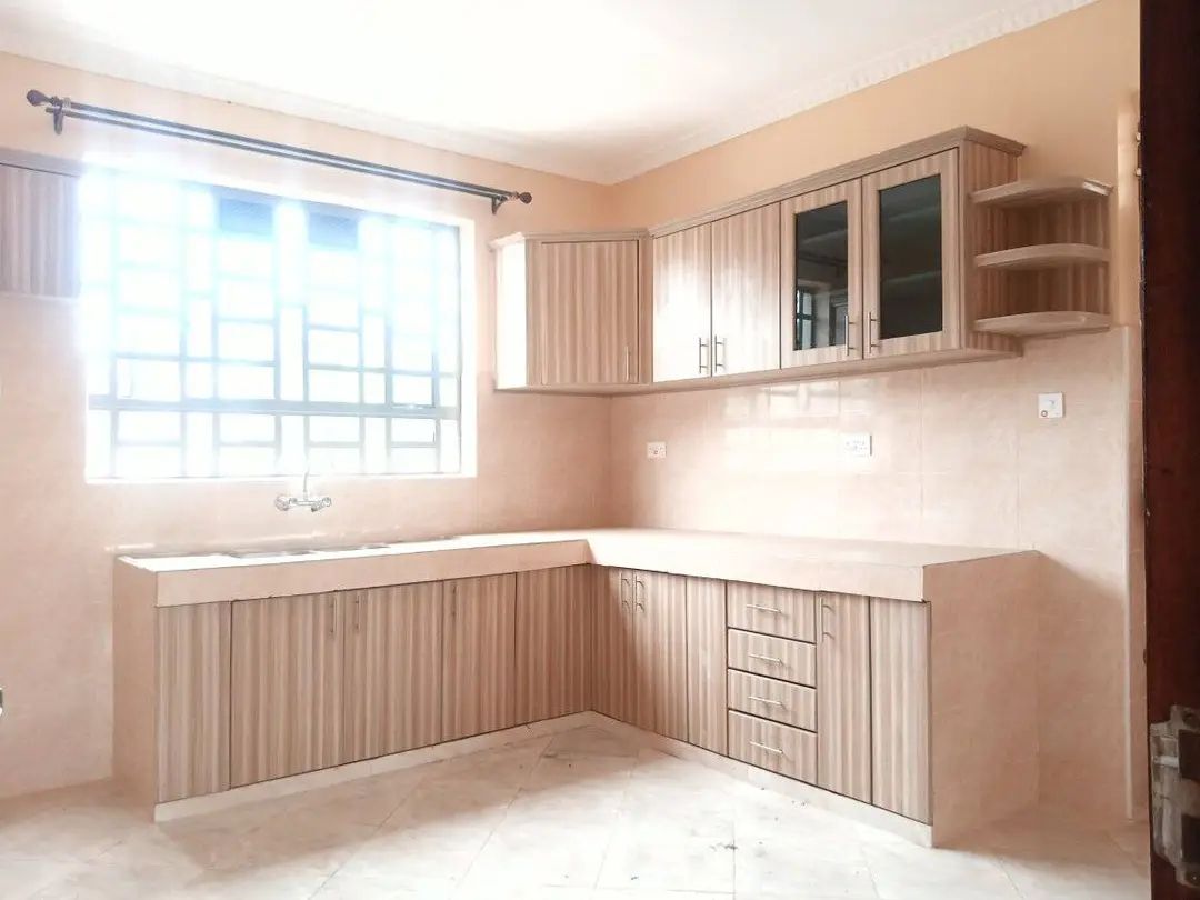 A lovely three bedrooms apartment for rent in Kerarapon drive. Image