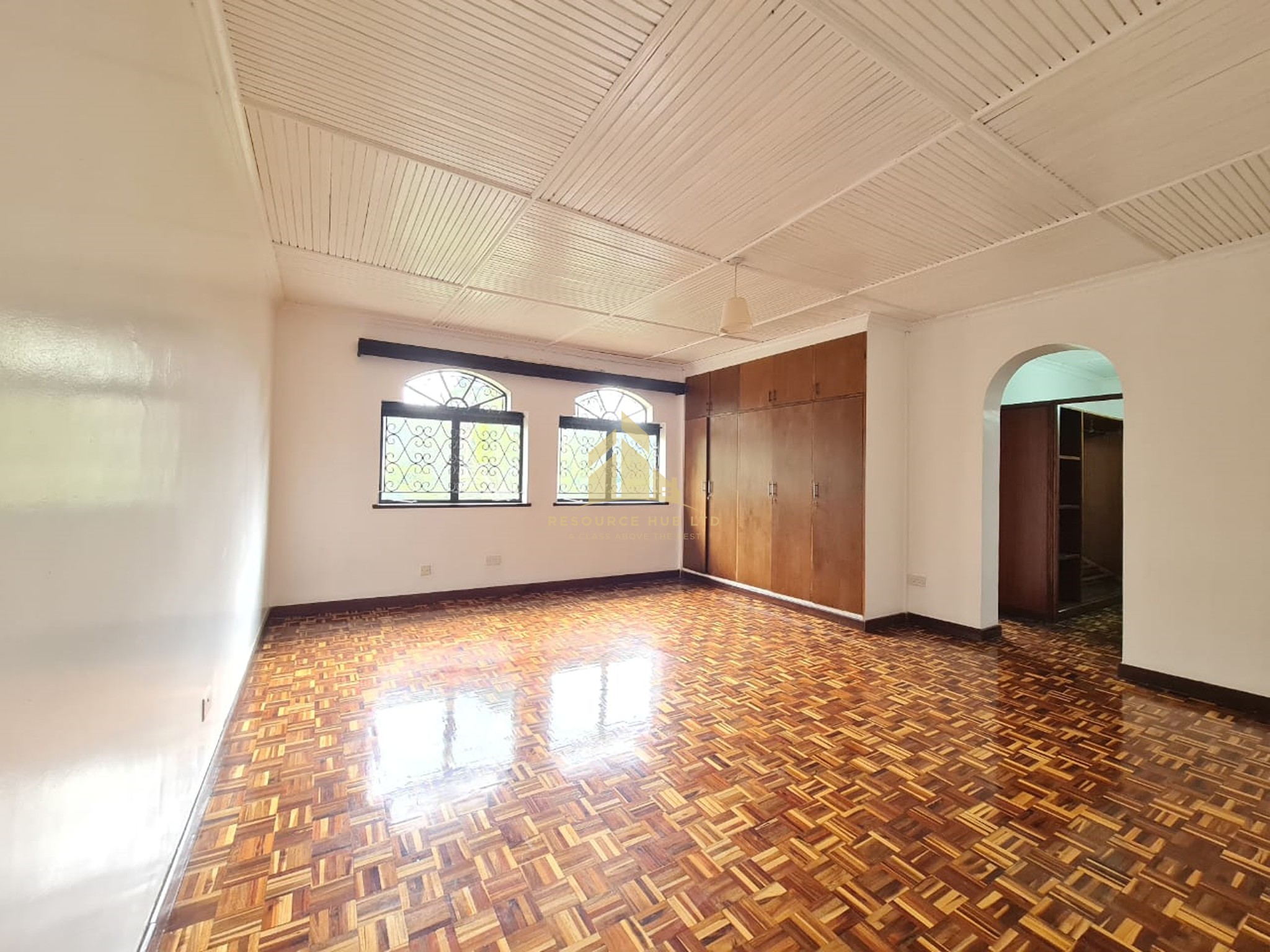 A marvelous 5 bedrooms townhouse for rent in Redhill Image