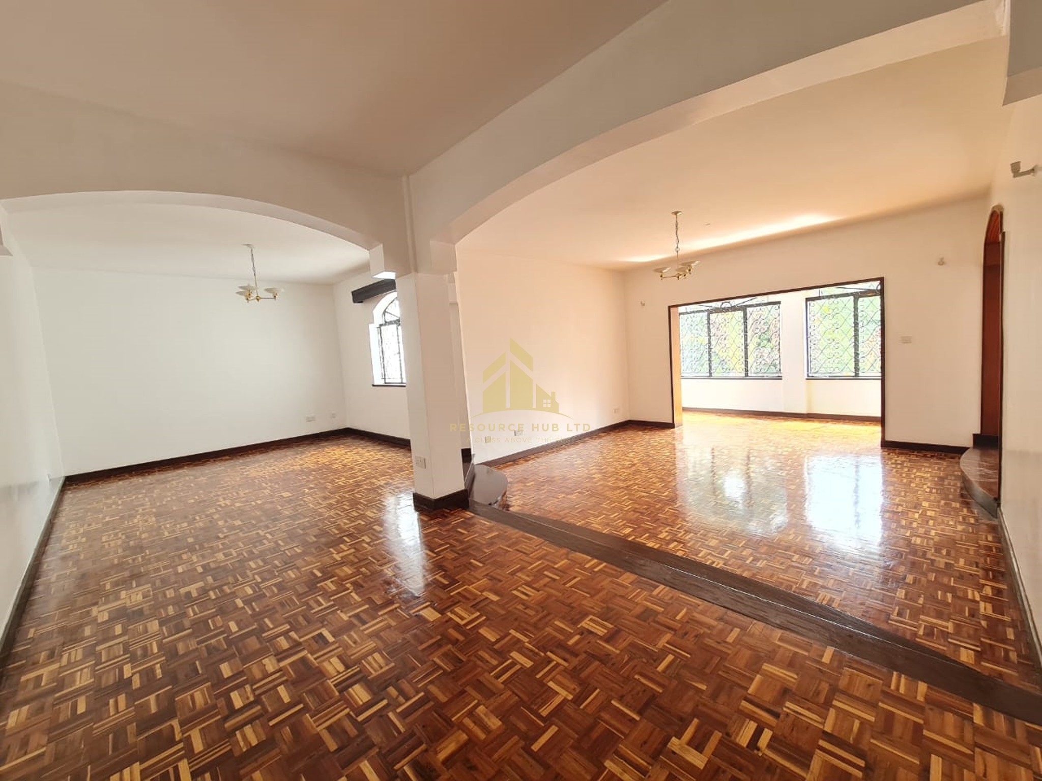 A marvelous 5 bedrooms townhouse to let in Redhill Image