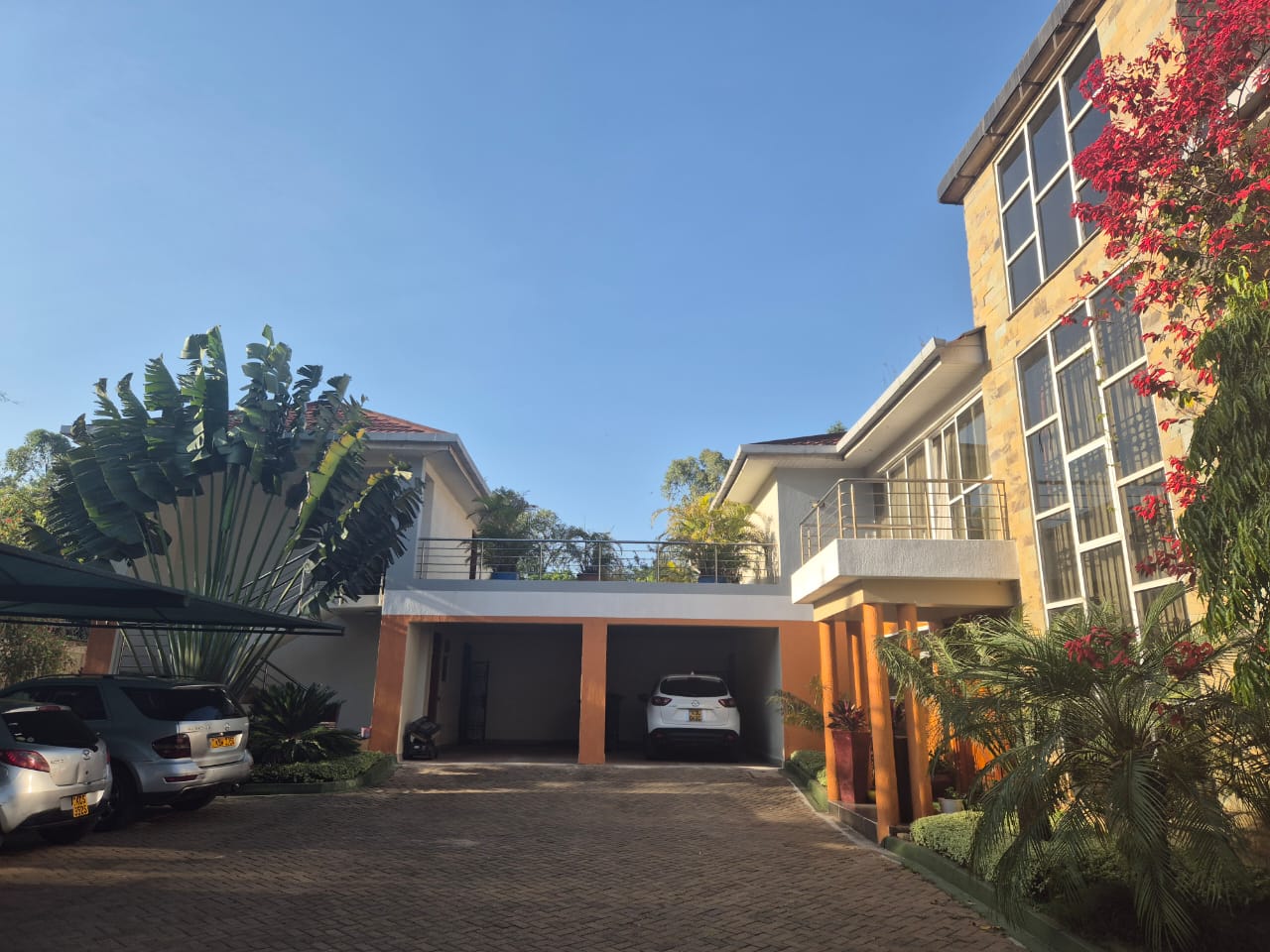 A new and spacious 5bed all ensuite villa with Dsq for two for sale in Karen, Hardy