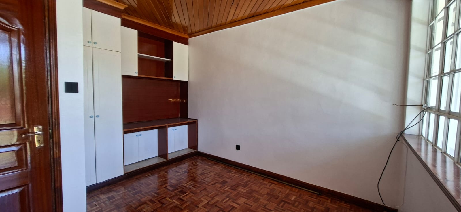 A newly rejuvenated villa 4 bedroom all ensuite with Dsq for one To Let in Amboseli Close, Lavington Image