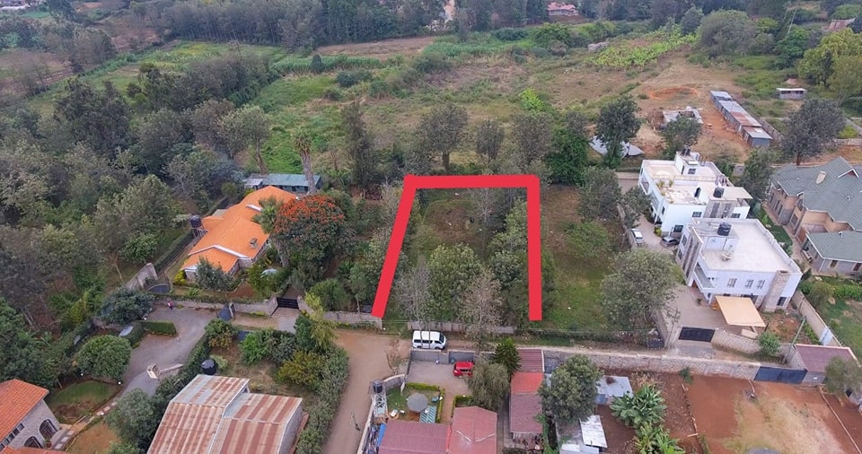 A quarter an acre prime plot for sale in Kerarapon.