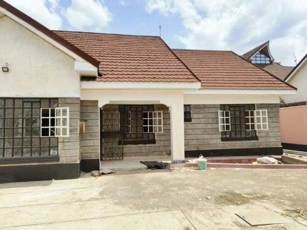 A spacious 4 bedroom Bungalow For Sale in Ruiru