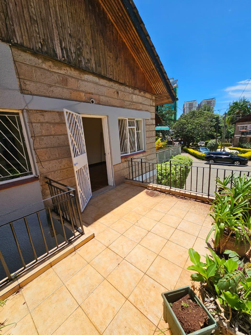 A spacious 4 bedroom maisonette for sale or rent in kilimani, off lenana road