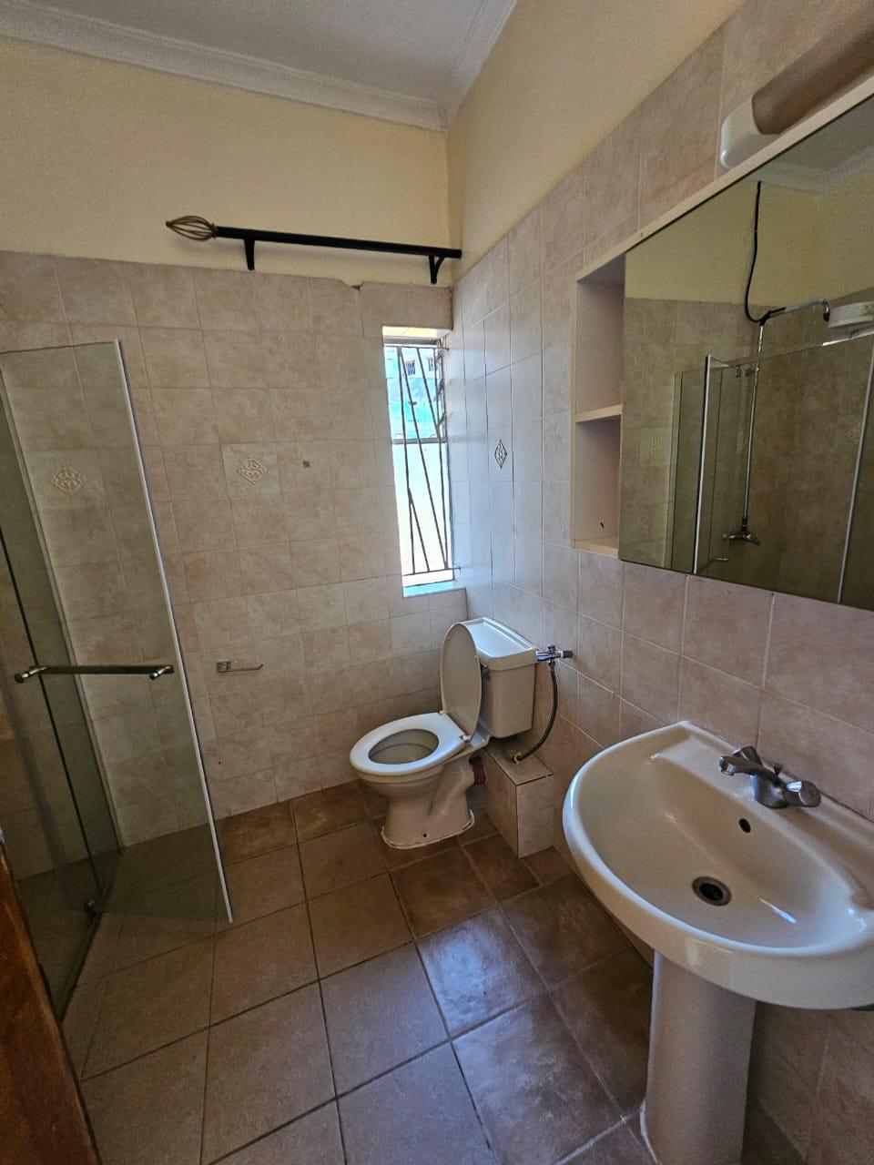 A spacious 4 bedroom maisonette for sale or rent in kilimani, off lenana road Image