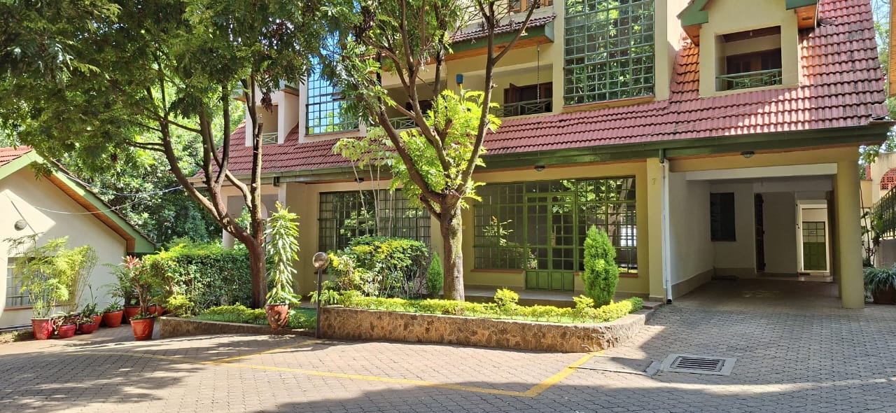 A spacious 5 bedroom villa gated community To Let in Lavington, OFF CONVENT DRIVE
