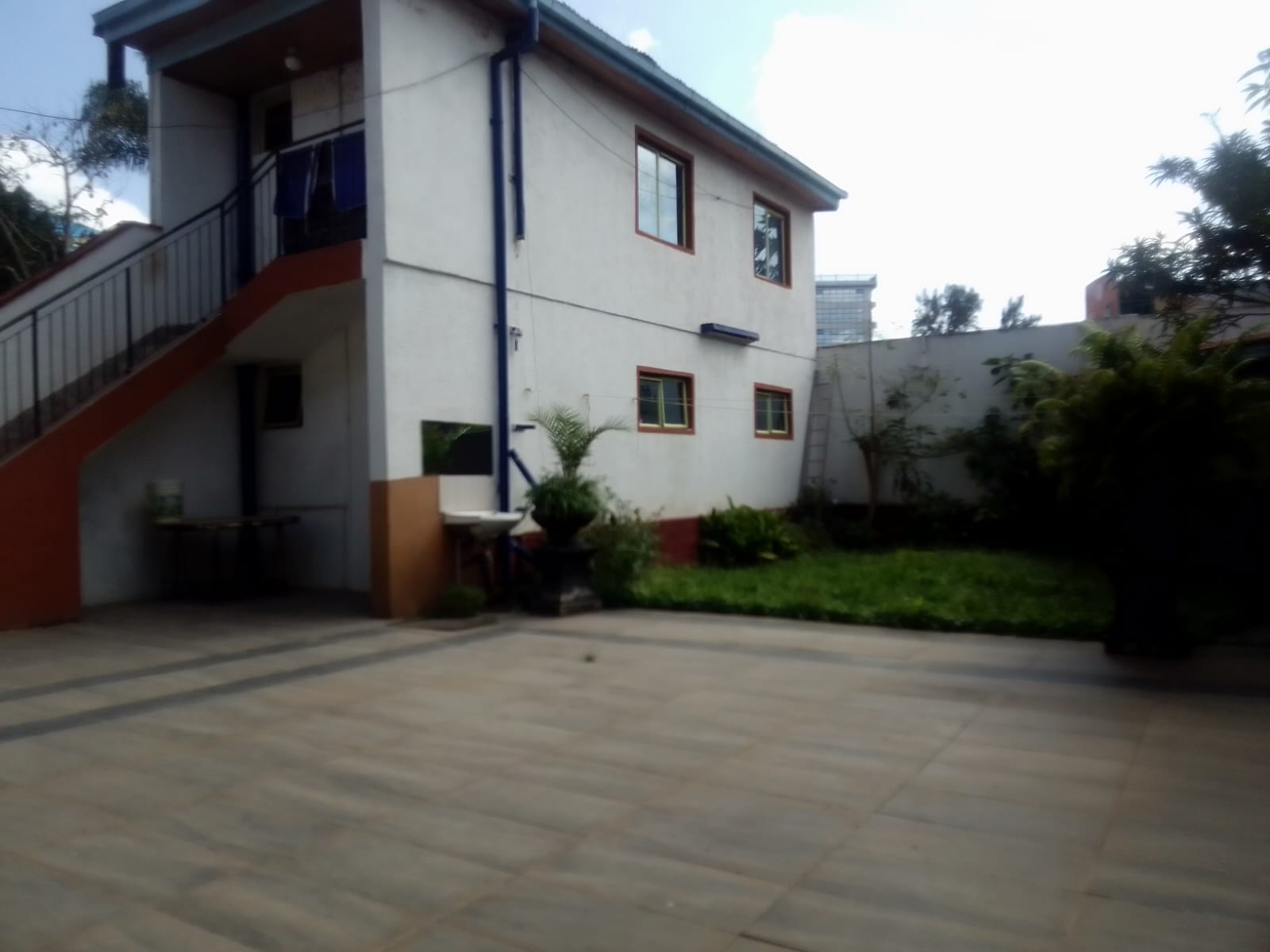 A spacious 6 roomed commercial space for rent in kilimani, ngong road Image