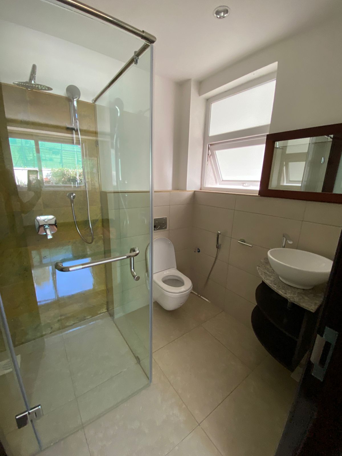 A spacious & brand new modern 5 bedroom maisonette all en-suite with Dsq for two for rent in Old Runda Image