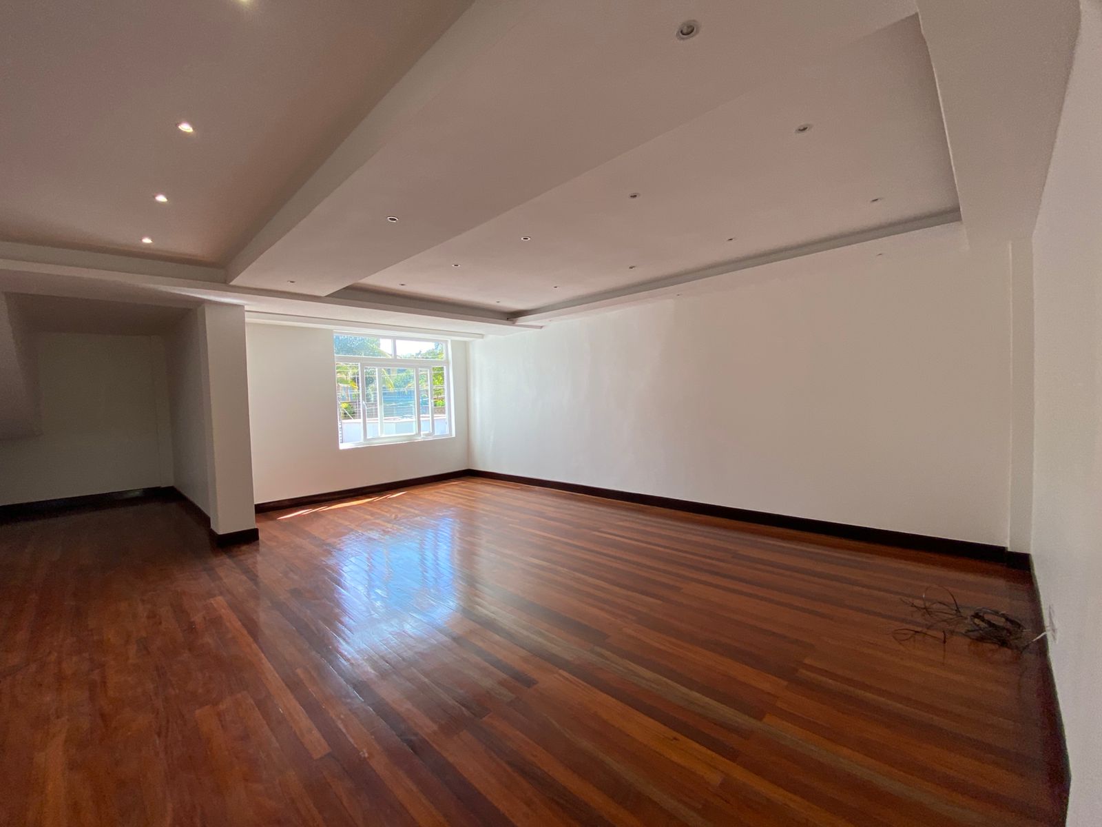 A spacious & brand new modern 5 bedroom maisonette all en-suite with Dsq for two for rent in Old Runda Image