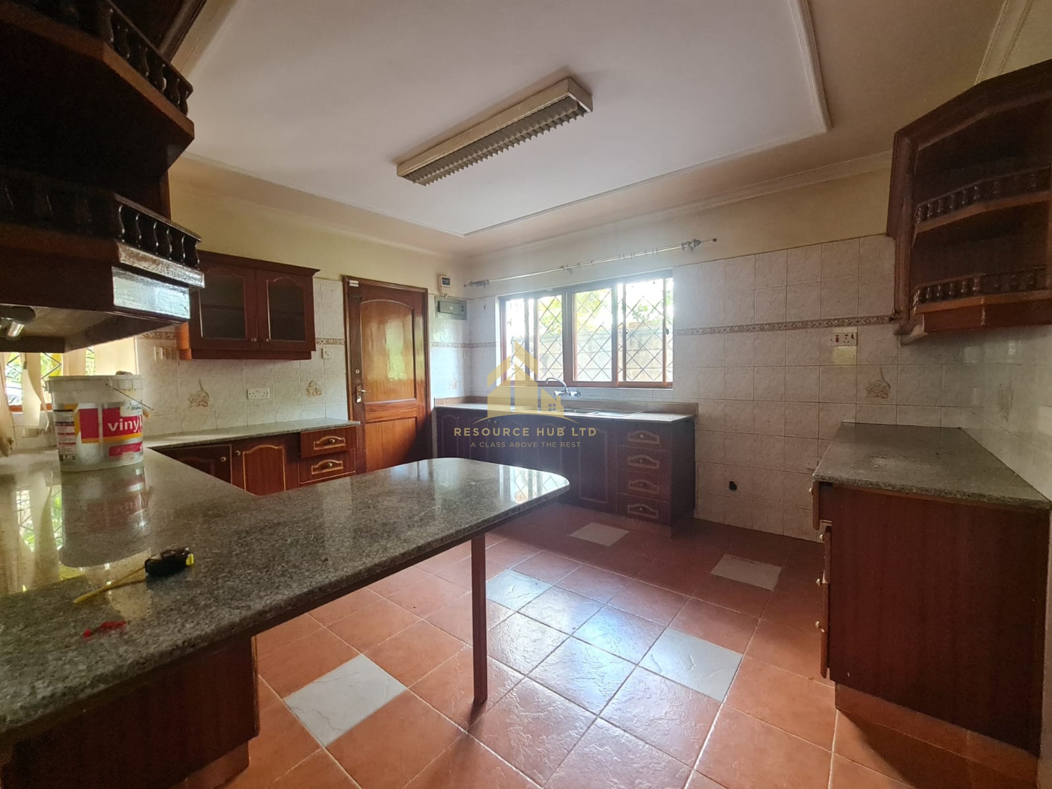 A splendid 6 Bedroom TownHouse To Let in Westlands area