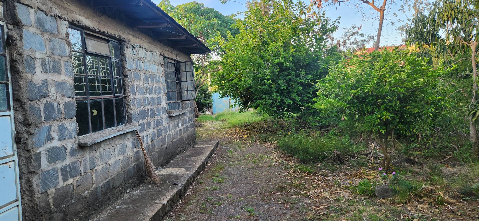 ¼ ACRE LAND ON SALE IN KAHAWA SUKARI Image