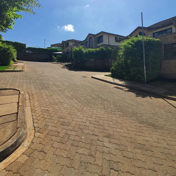 Amazing 4 Bedroom Townhouse for Sale/ Rent in Kiambu Road