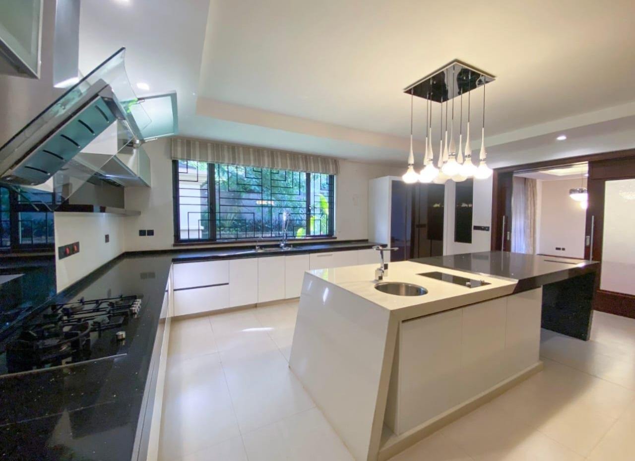 Ambassadorial 5 Bedrooms Maisonette for Sale In Old Runda Estate Image
