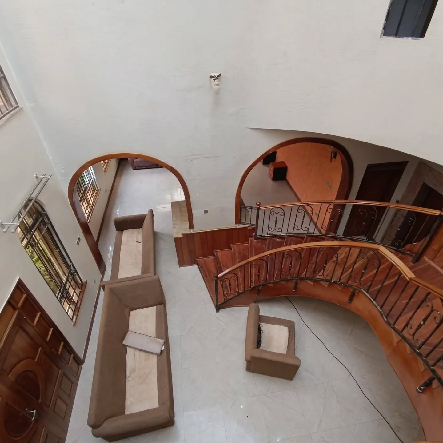 Ambassadorial 6 Bedroom Maisonette For Rent in Ridgeways Image