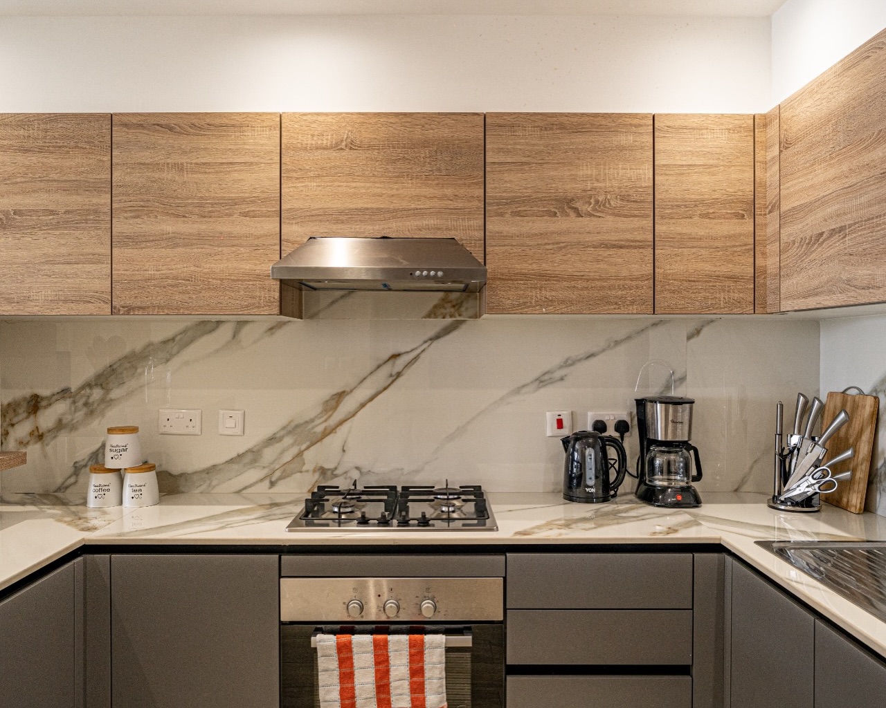 beautiful 2 Bedroom, fully furnished apartment to let at Riverside Square Image