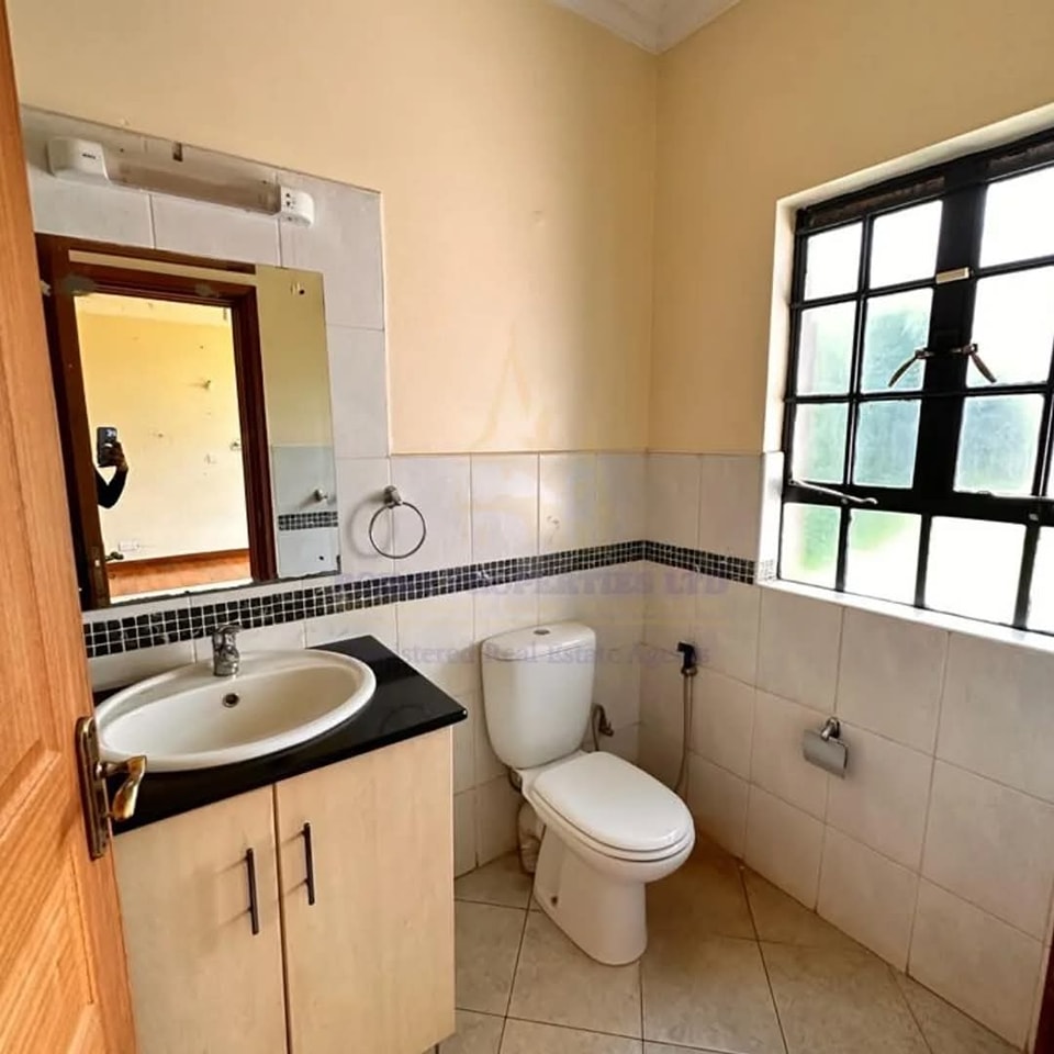 Beautiful 4 Bedroom Bungalow To Let or sale in Karen Image