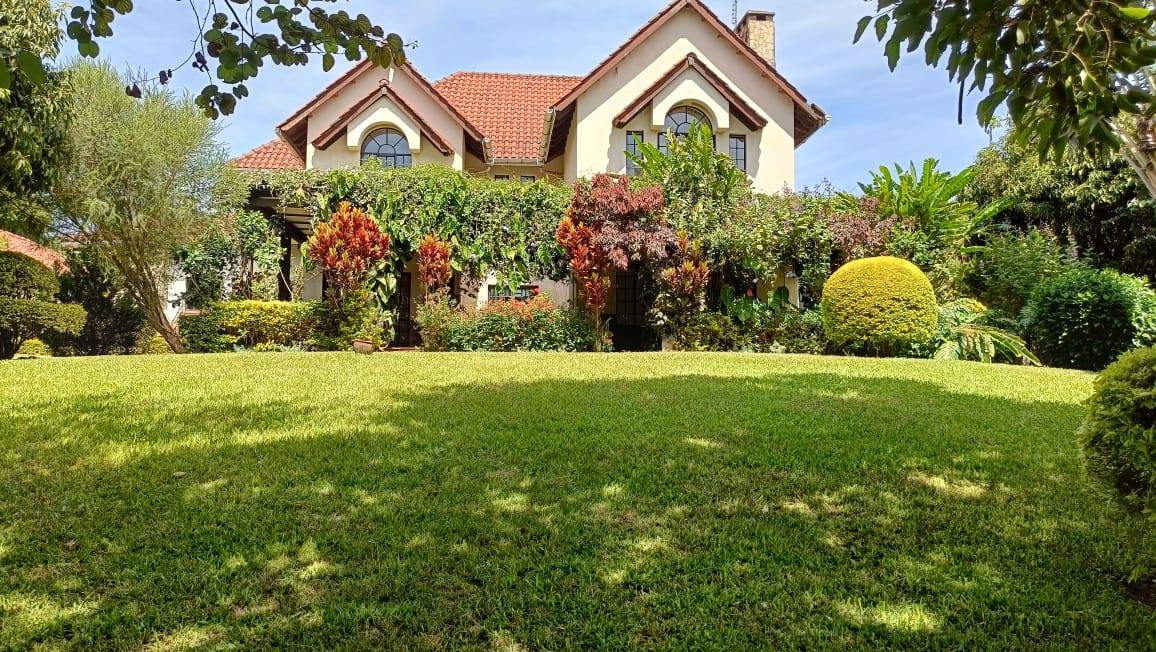 Beautiful 4 bedrooms maisonette plus two DSQ for rent in Runda