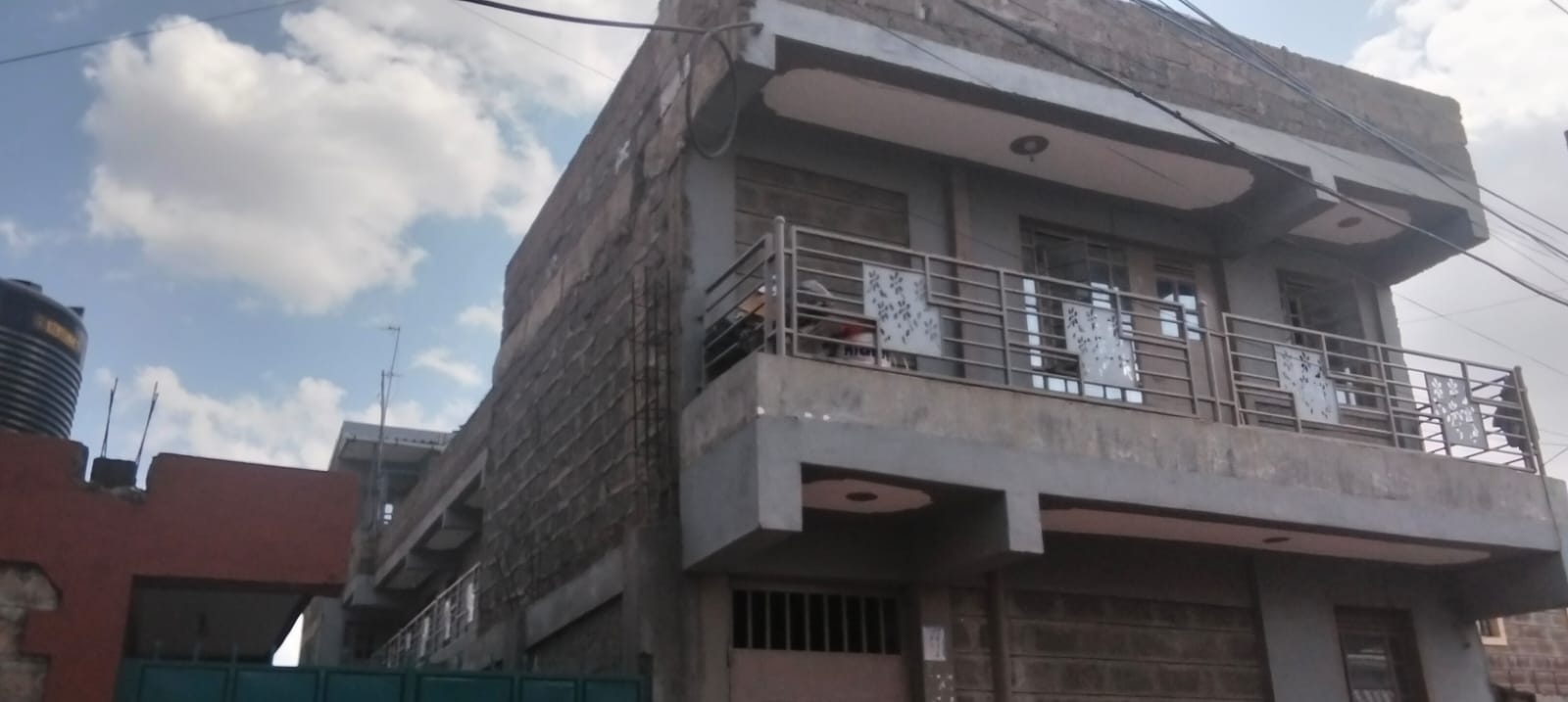 block of apartment for sale in Donholm