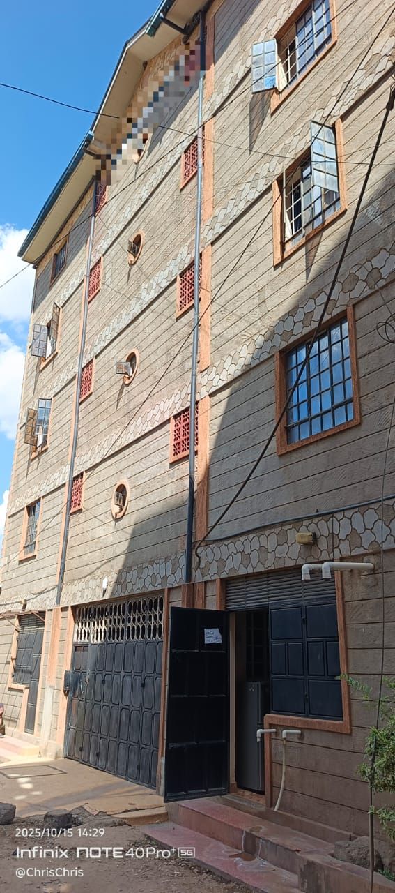 BLOCK OF APARTMENT FOR SALE IN KAHAWA SUKARI
