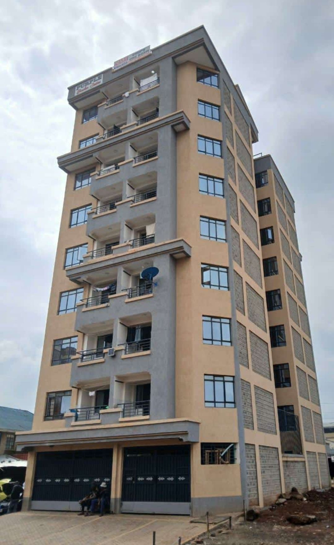 BLOCK OF APARTMENT FOR SALE – ROYSAMBU Image