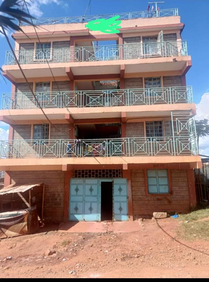 Block of flat for sale in Kasarani near clay city