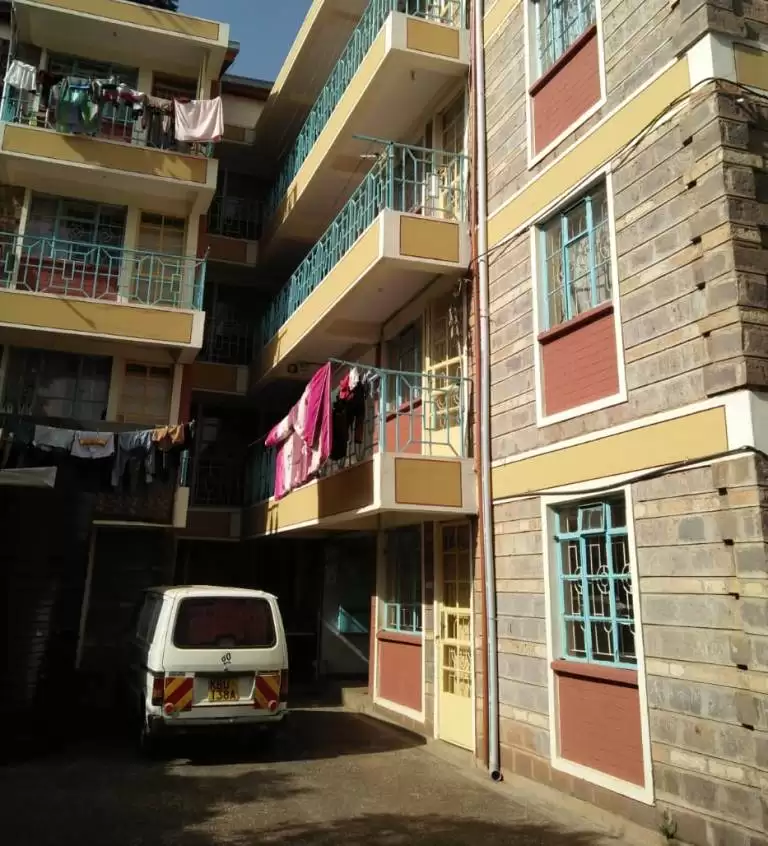 Block of flat for sale in Gumba estate Image