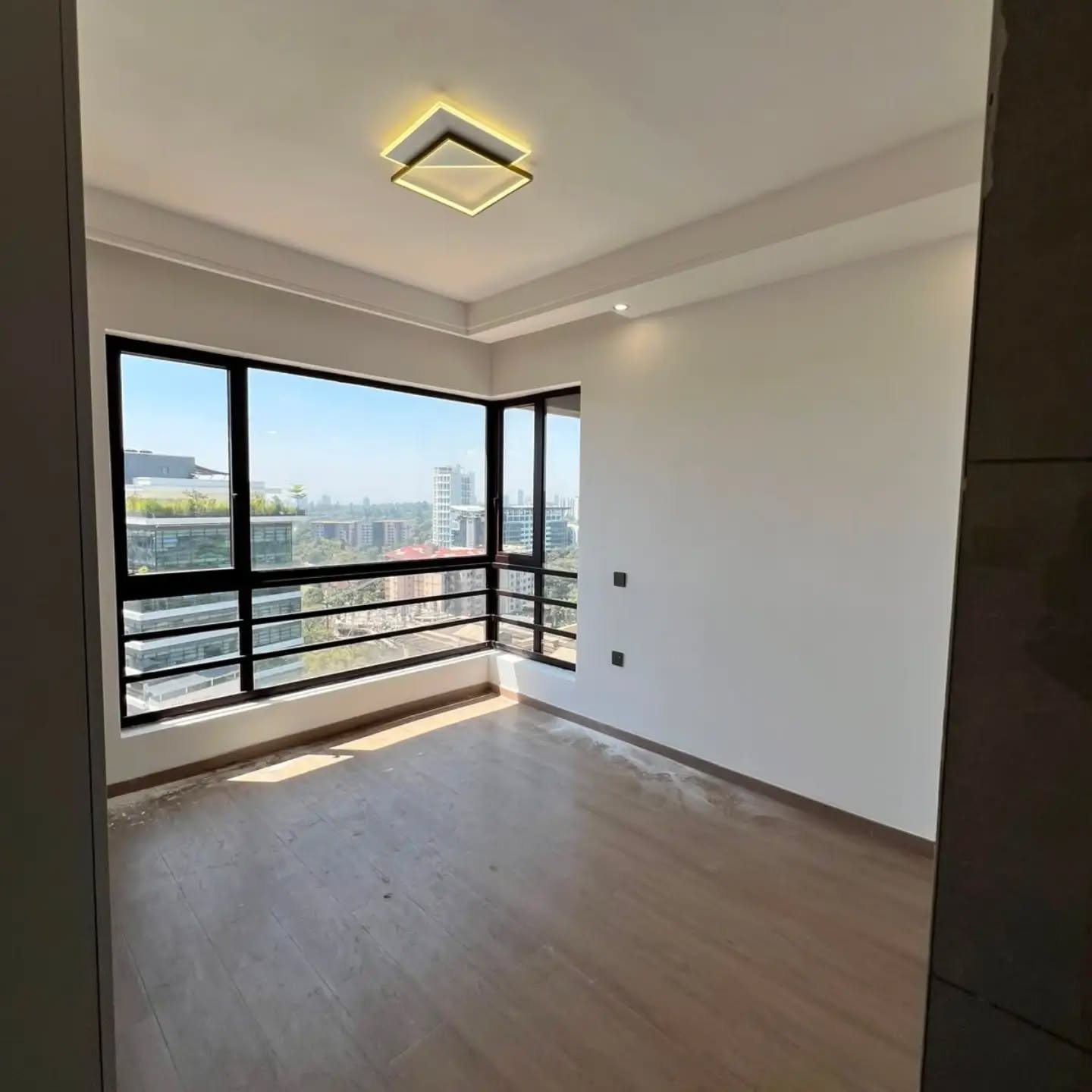 Brand new 3bedroom with dsq apartment to let/sale in riverside Image