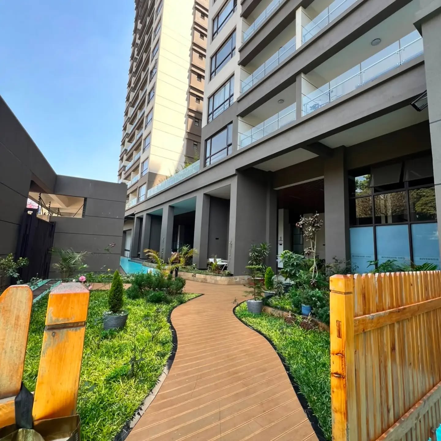Brand new 3bedroom with dsq apartment to let/sale in riverside