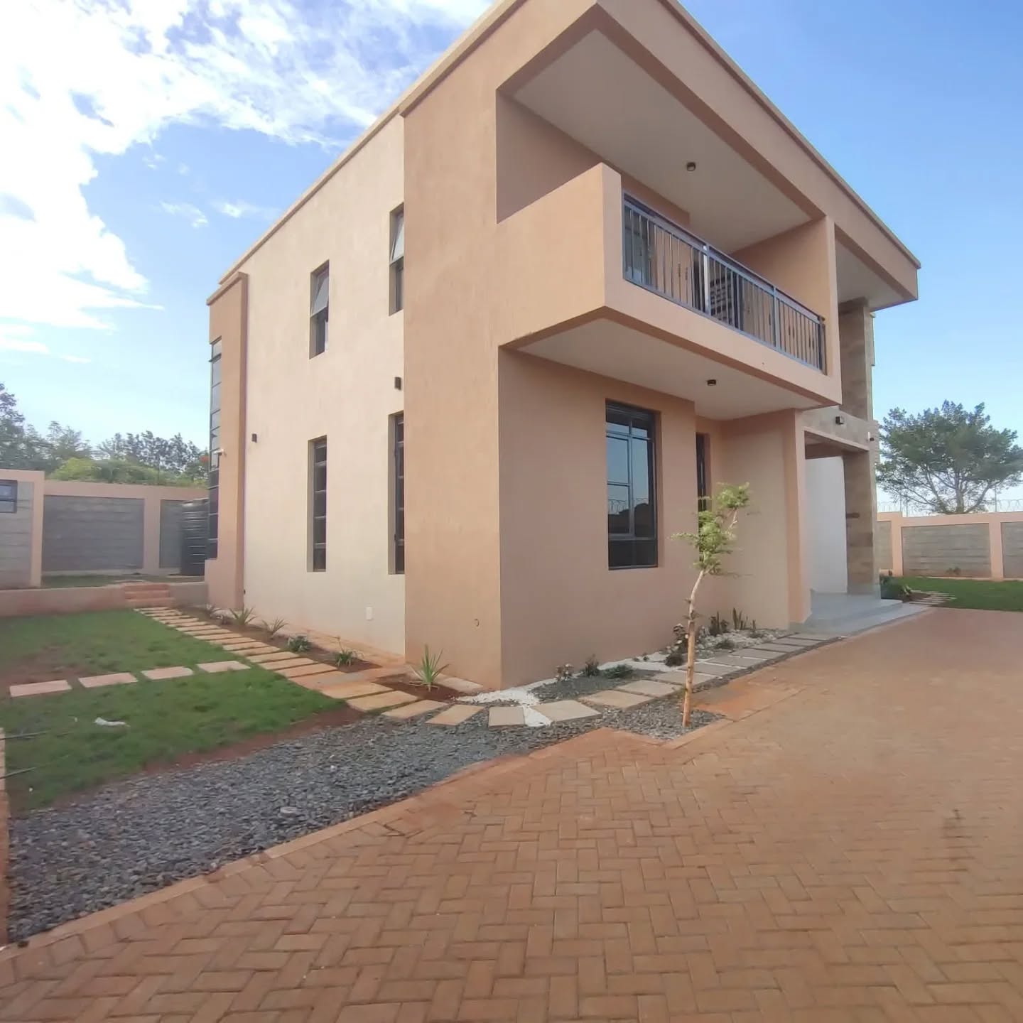 Brand new 4 Bedroom All En-suite Maisonette plus Dsq For Sale in Ruiru, Mugutha Image