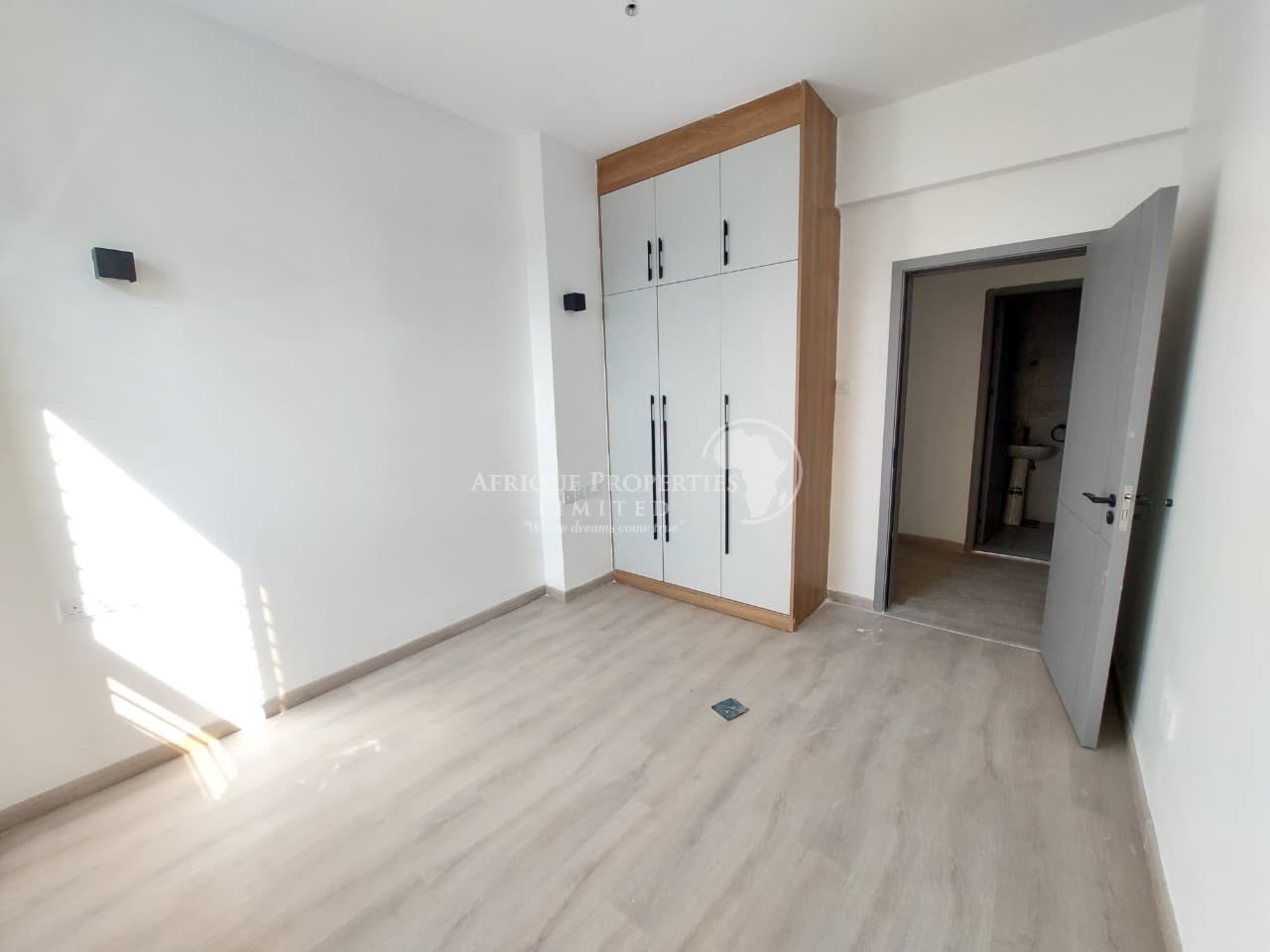 brand new 5 bedroom apartment for rent in Parklands Image