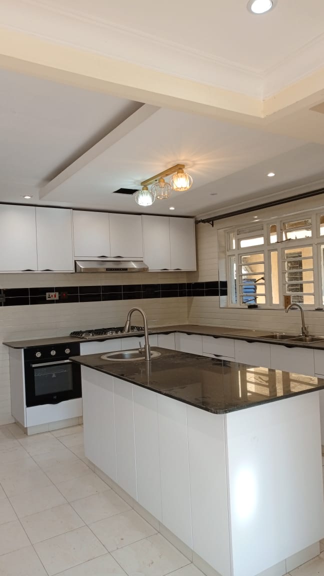 Brand New 5 Bedroom Villa For Rent in Ridgeways Image