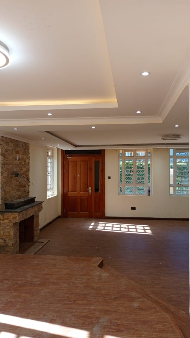Brand New 5 Bedroom Villa For Rent in Ridgeways