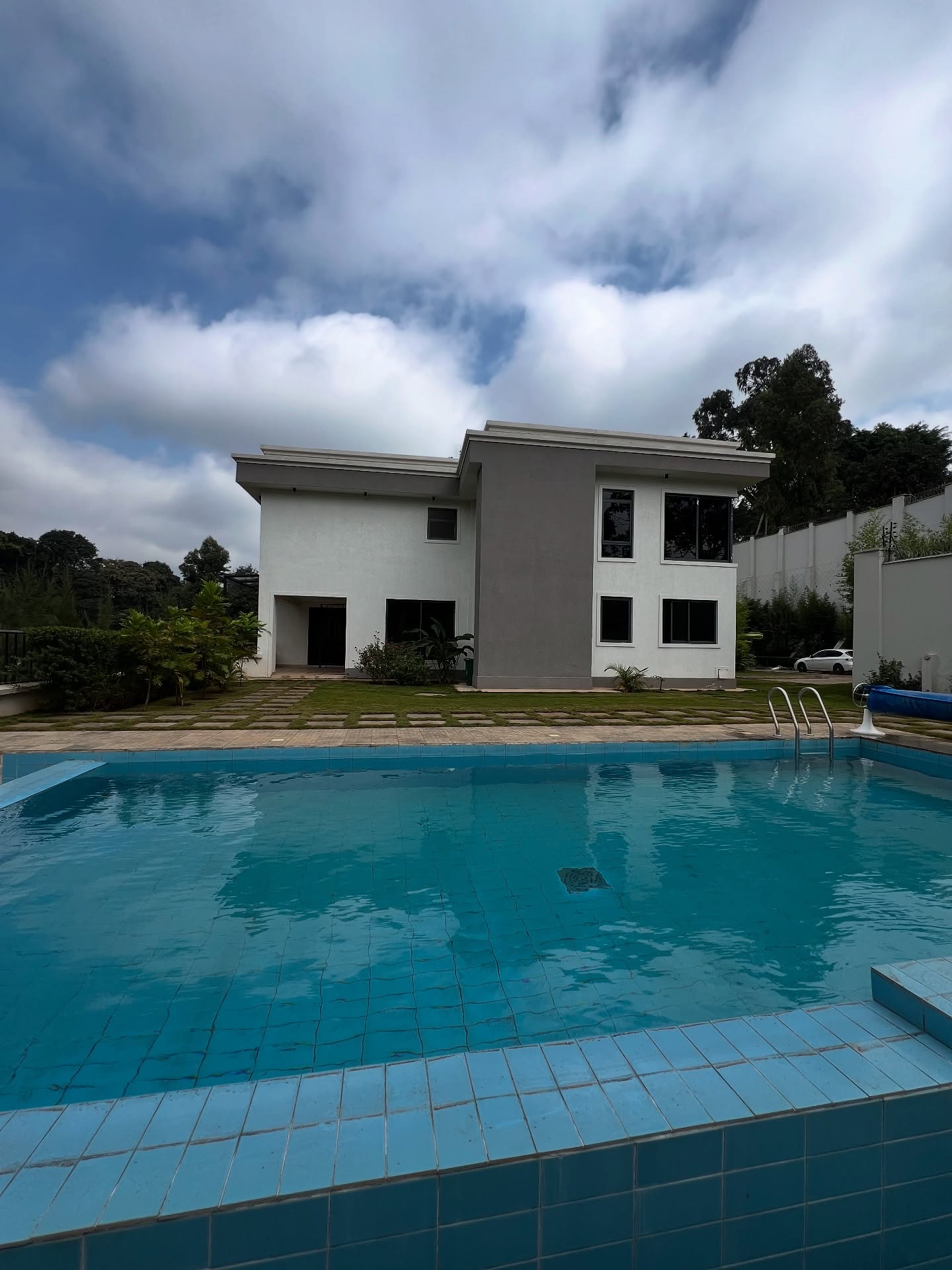 Brand new 6bedroom flat roof maisonette to let in the leafy suburb of loresho Image