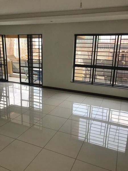 Brightly lit 3 bedroom apartment  to let in Westlands