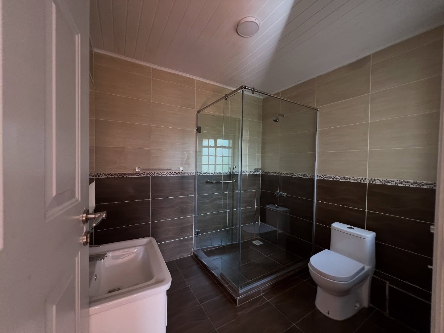 Charming 4-Bedroom Maisonette to Let in Gigiri Image