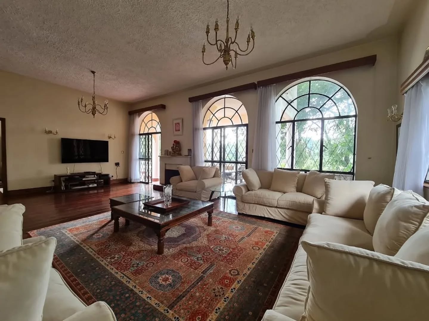 Charming 5 bedroom fully furnished maisonette for rent in Nyari Image