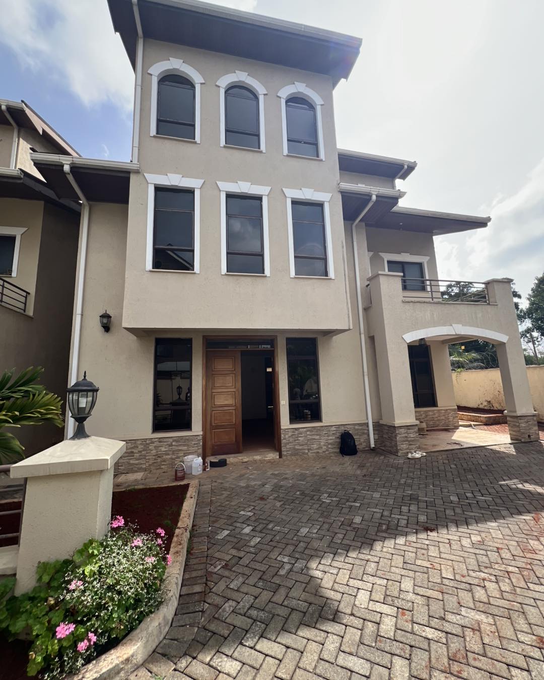 Charming 5-Bedroom Townhouse For Rent or Sale in Lavington